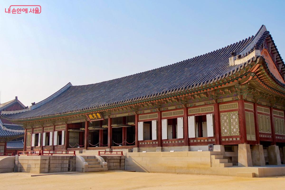 왕실 가족들의 잔치를 열기도 했던 임금의 처소, 강녕전 ©박성환