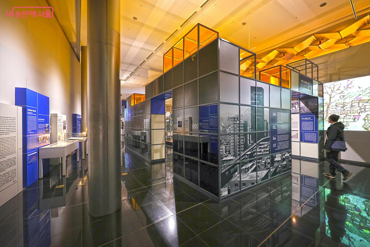 눈부신 발전을 보인 70~80년대 전시관 모습 ©김주연