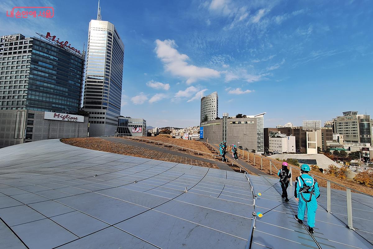 과거와 현재가 공존하는 이곳에서, 역사의 무게와 변화의 역동성을 동시에 느낄 수 있었다. ©백승훈