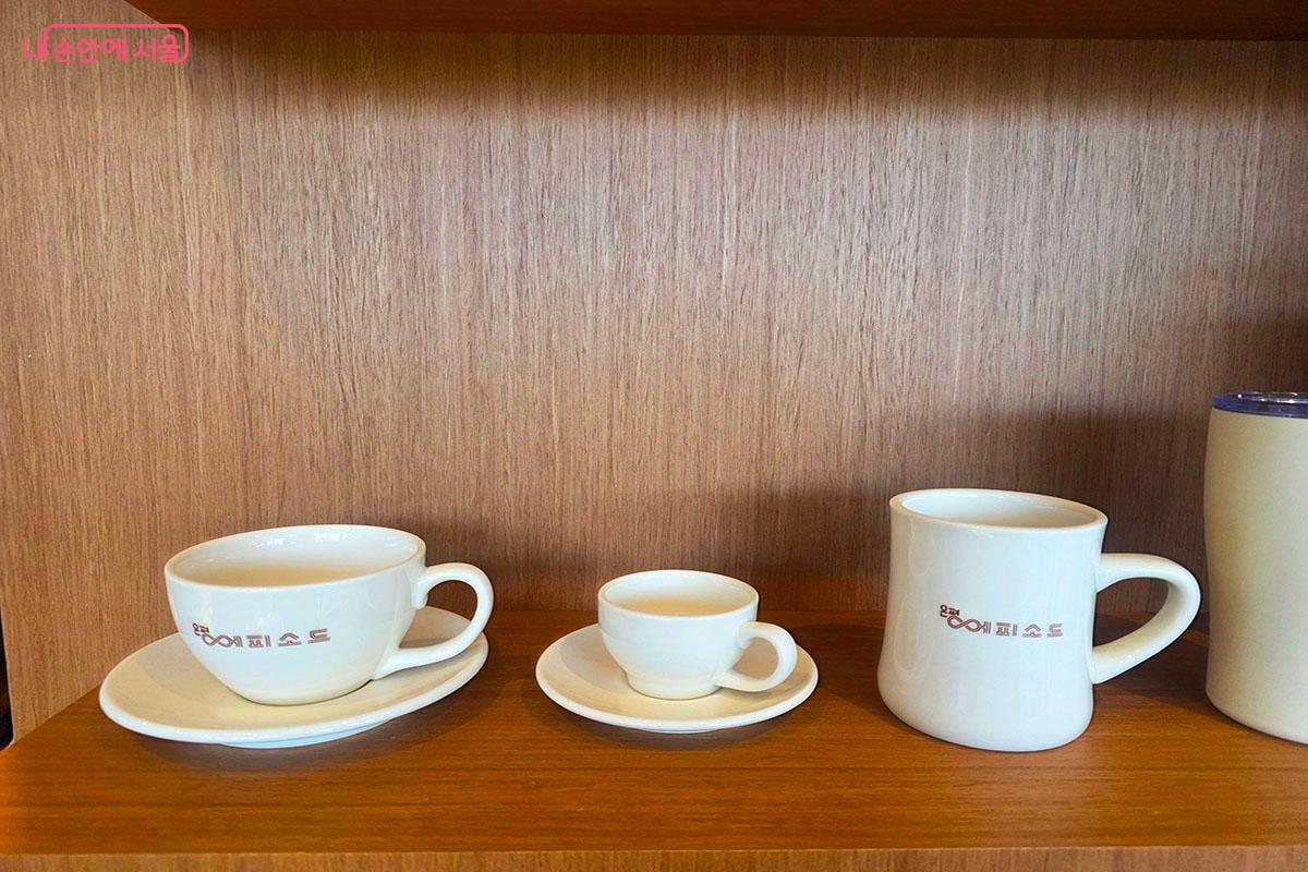 '은평 에피소드'의 굿즈인 머그컵 ©이정민