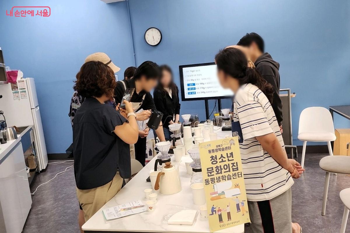 평생교육 욕구를 채워줄 수 있는 마을교육 공동체를 만들어간다. &copy;성북구평생학습관
