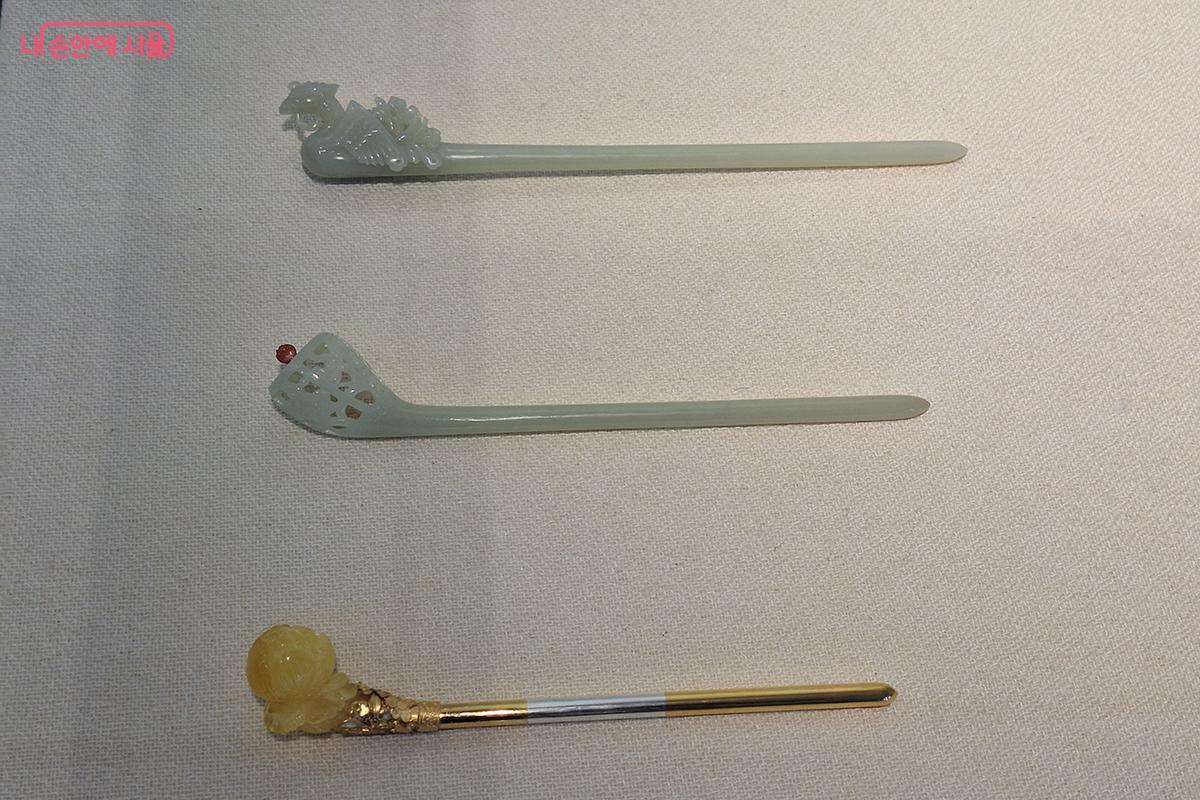 옥으로 만든 '백옥 영락초종잠'은 다산다복, 자손번창, 부귀영화, 만수무강을 바라는 조상들의 염원을 담고있다.