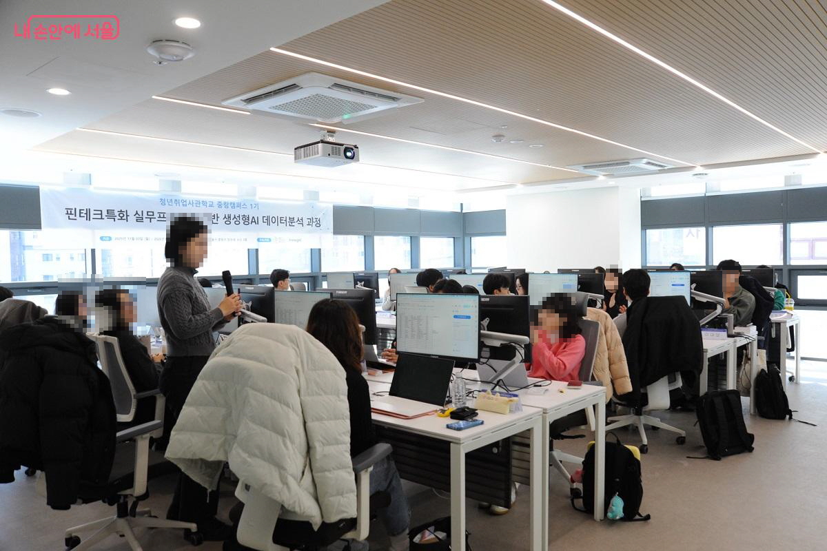 중랑캠퍼스 개강 첫 강의가 진행 중인 ‘클래스2’의 모습 ©조수봉