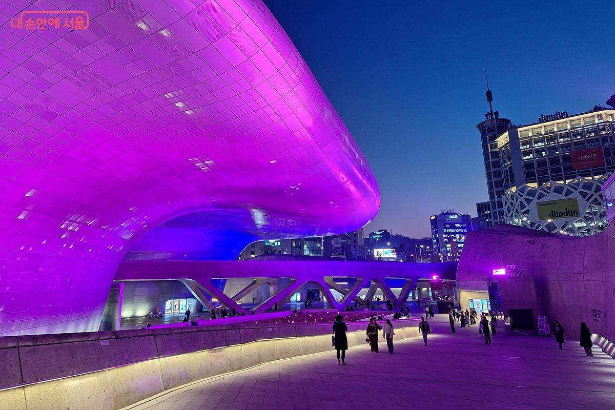 이번 협업은 모두가 함께 즐길 수 있는 K-팝 연계 콘텐츠로 눈길을 끈다. &copy;백승훈