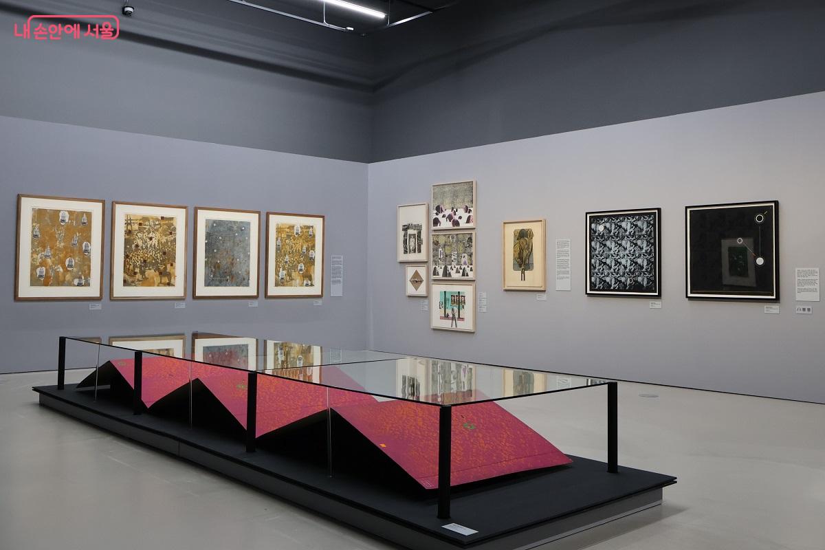 사진미술관 2전시실은 1970~80년대 한국 개념미술과 사진 매체 실험의 확장을 보여준다. ©이봉덕 