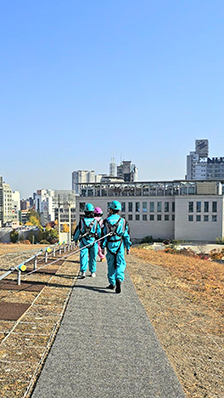 은빛 곡선 위를 산책하다&hellip;'DDP 루프탑 투어' 체험기