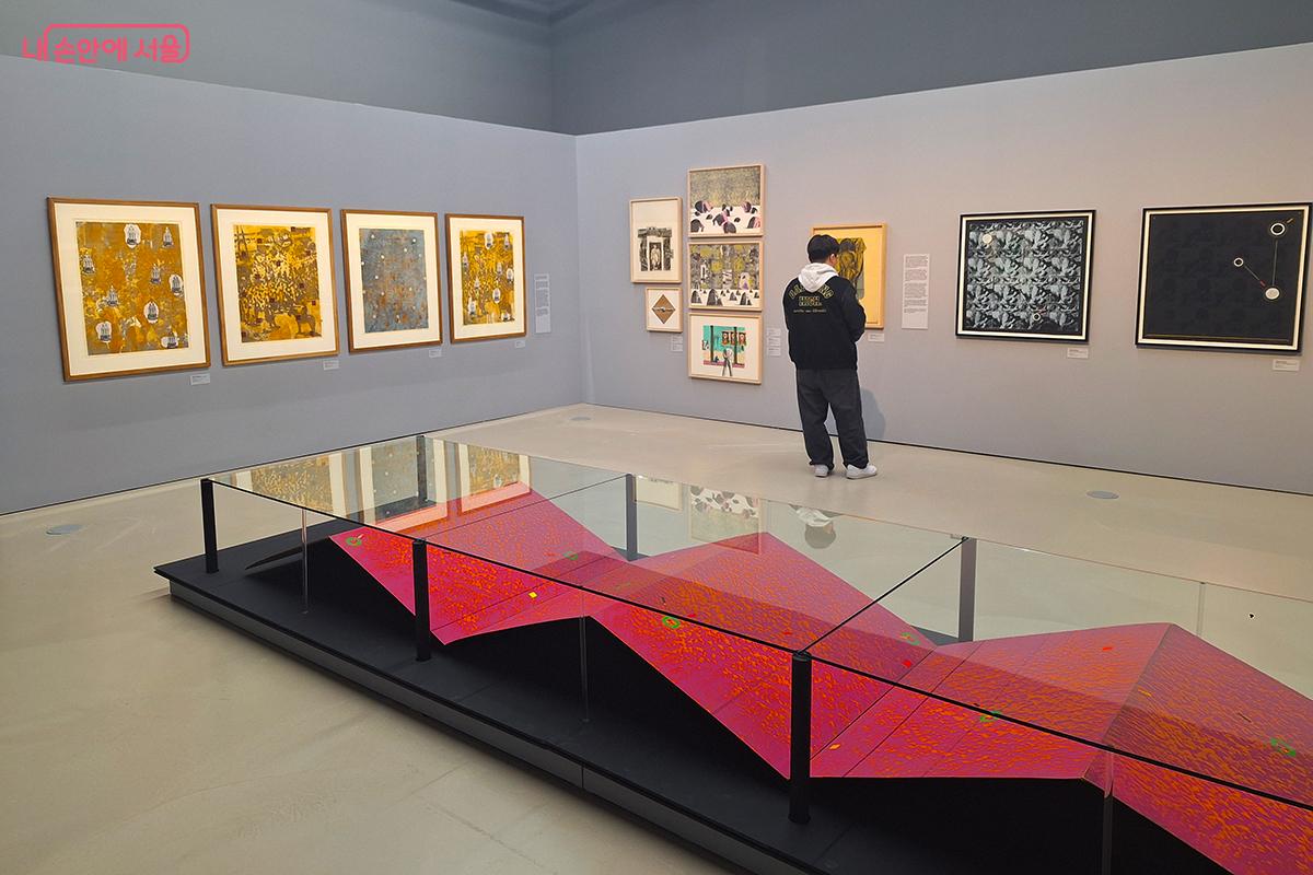 4개의 전시실을 둘러보며 한국 현대미술의 실험적 전개를 시간의 흐름 속에서 입체적으로 파악할 수 있다. ©백승훈