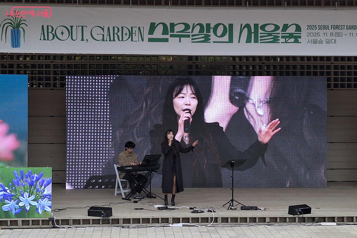 ‘차현정X김효진’의 감미로운 재즈 선율이 가을 오후를 아름답게 수놓았다. ©이혜숙