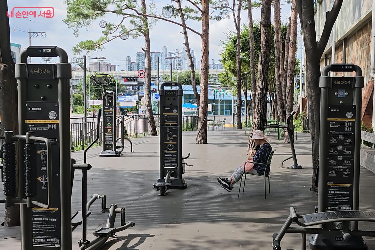 석계치유정원에 조성된 운동시설 ©오도연