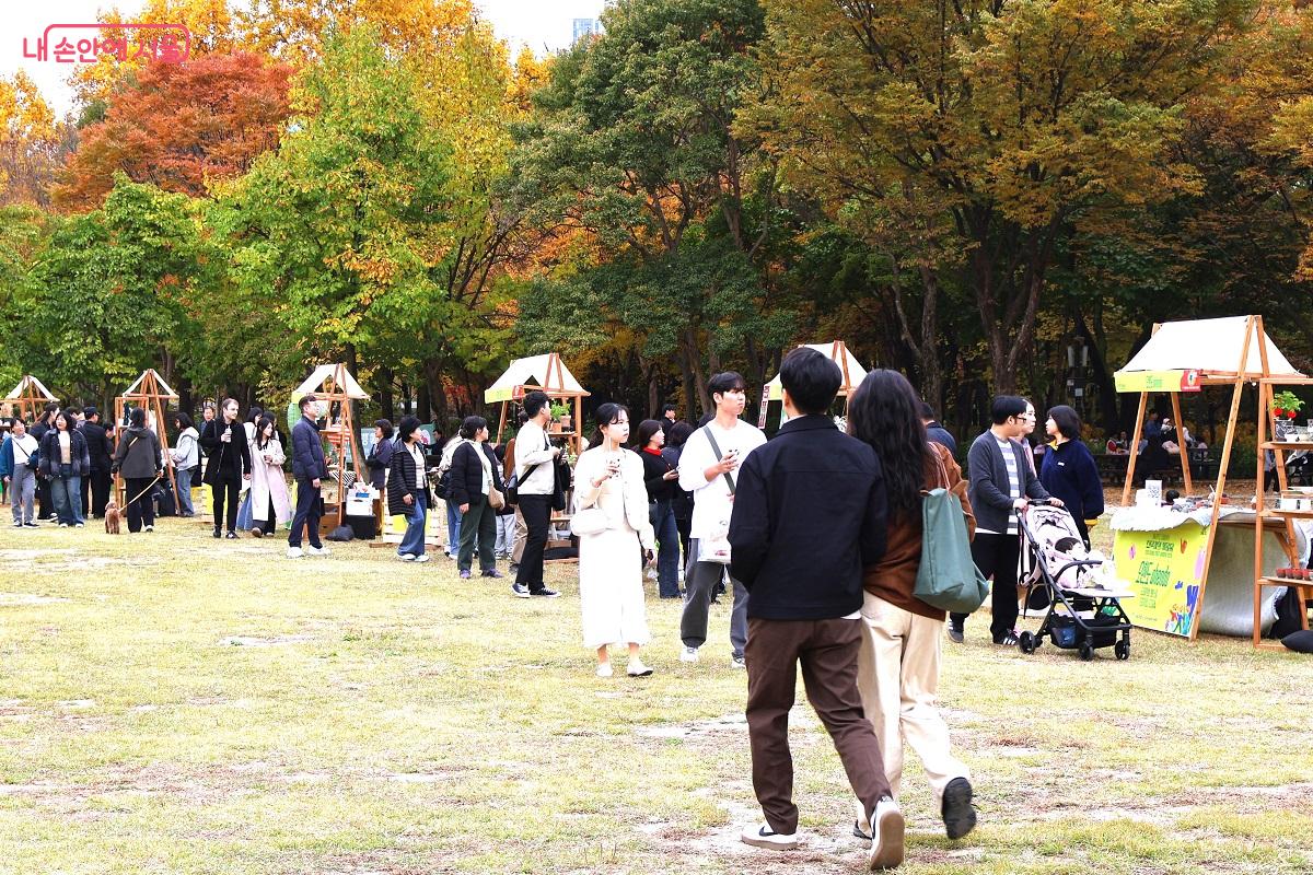 서울숲 가족마당에서 팝업 가든 스토어가 열리고 있다. ©이봉덕