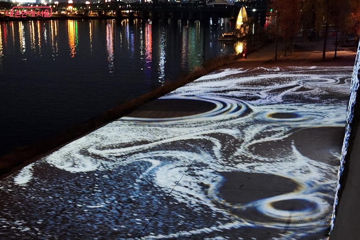 한강대교 위에서 바라본 작품 ©백승훈