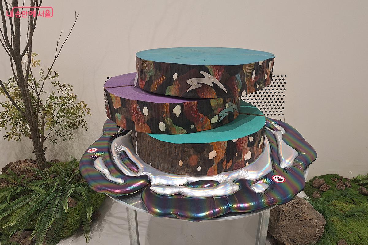 일상 속 생동하는 에너지를 담아낸 조형 예술, 신하늬 작가의 ‘Hang fish’ ©이혜숙