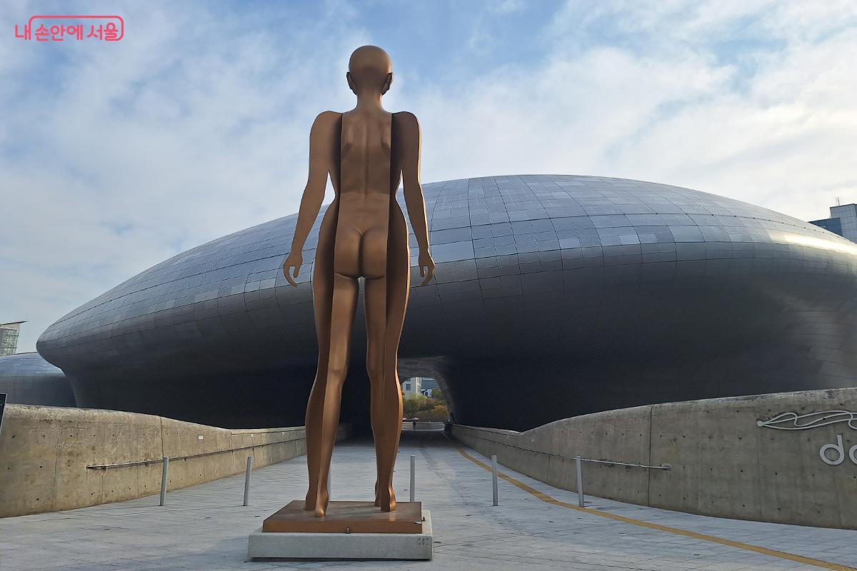 ‘디자인 산책로’는 우리에게 언제든 열려 있는 도심 속 오아시스다. ©이혜숙