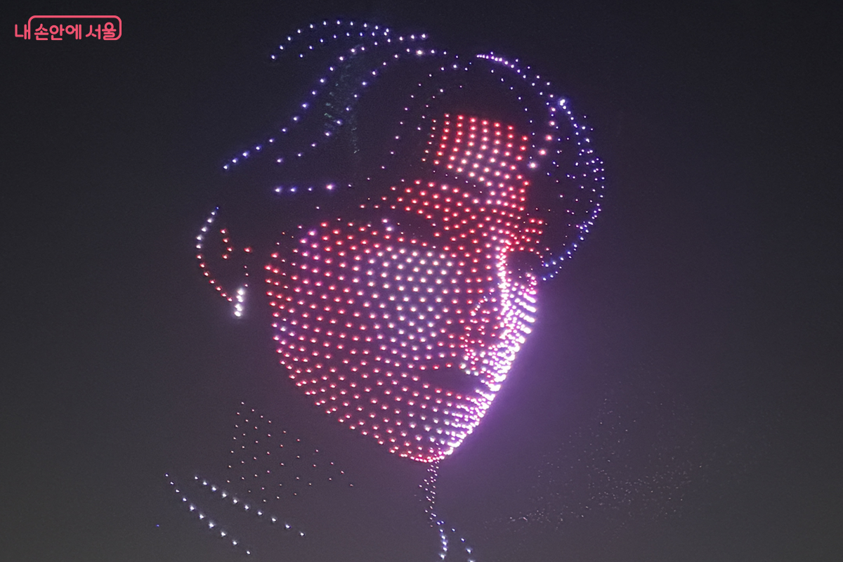 한강을 밝힌 '케데헌' 드론쇼 현장 ©김경선