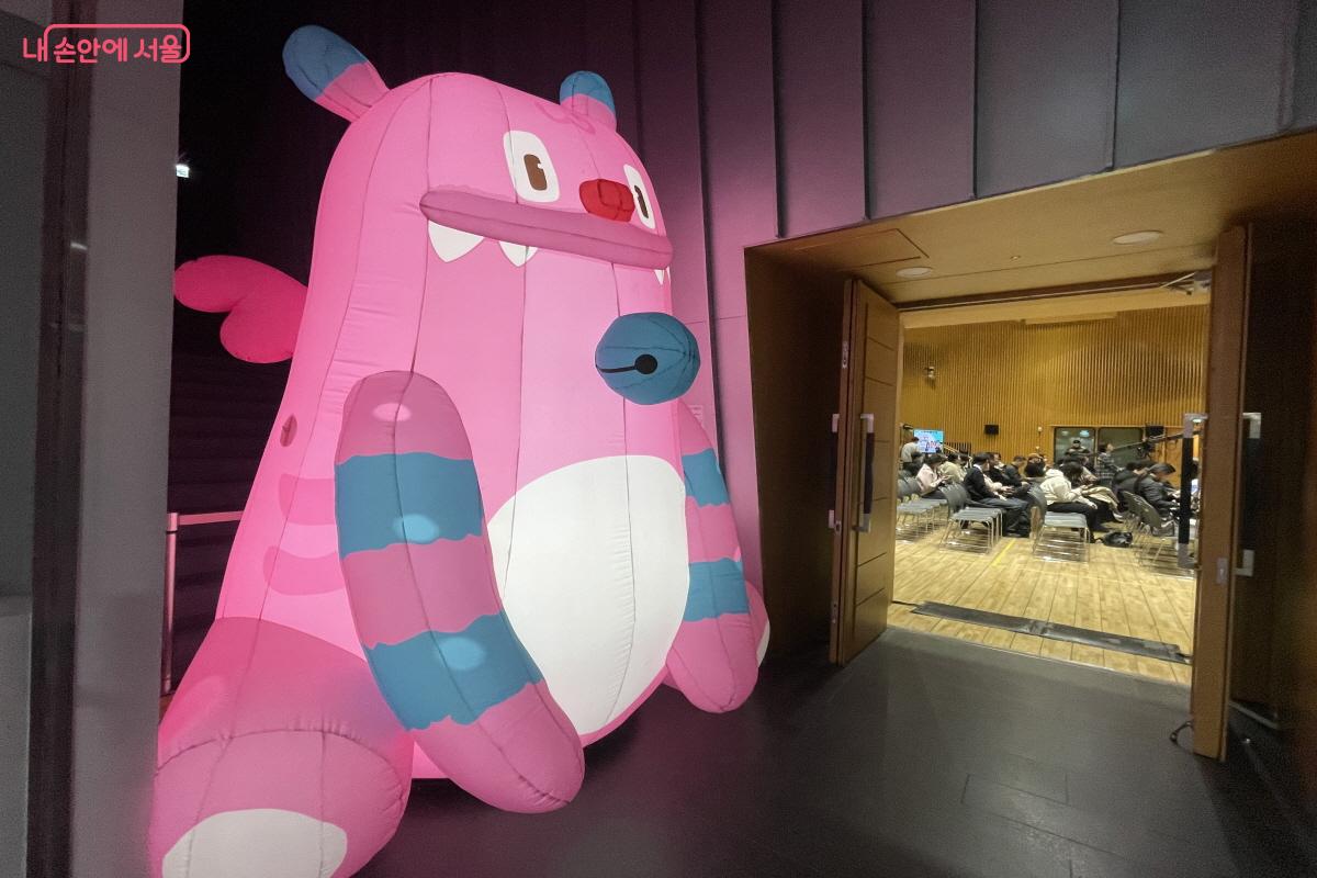 '서울시민 쏘울자랑회'가 열리는 8층 다목적홀 입구 ©이정민