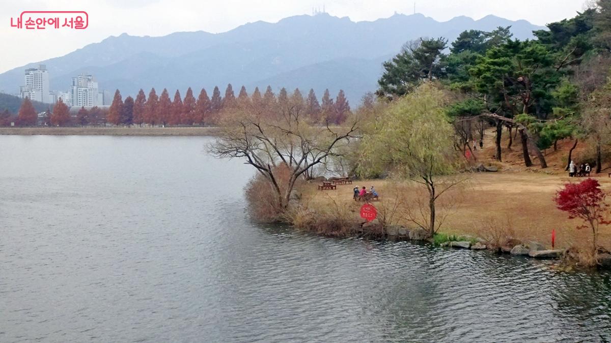 운치 있는 서울대공원 호수 둘레길 &copy;김종성 