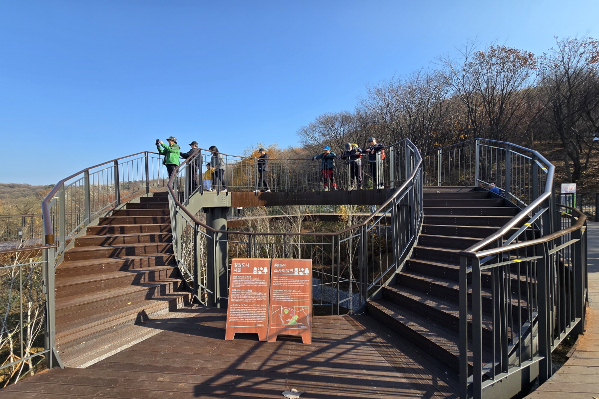 서울둘레길 2.0 명소 '용마산 스카이워크', 산행과 전망의 즐거움 다 잡았다! 