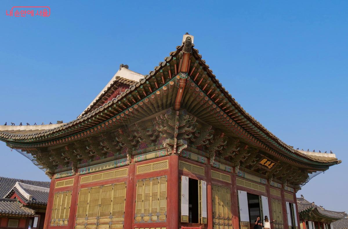 왕이 고위직 신하들과 일상 업무를 보던 사정전 ©박성환