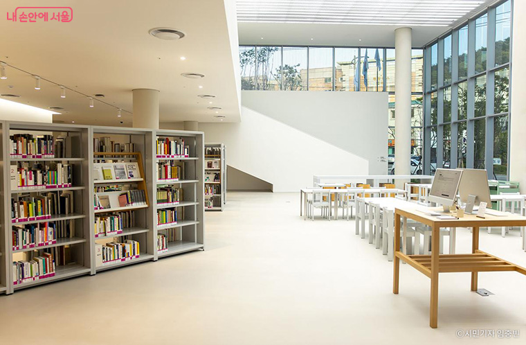 서울시립 미술아카이브 내부 모습