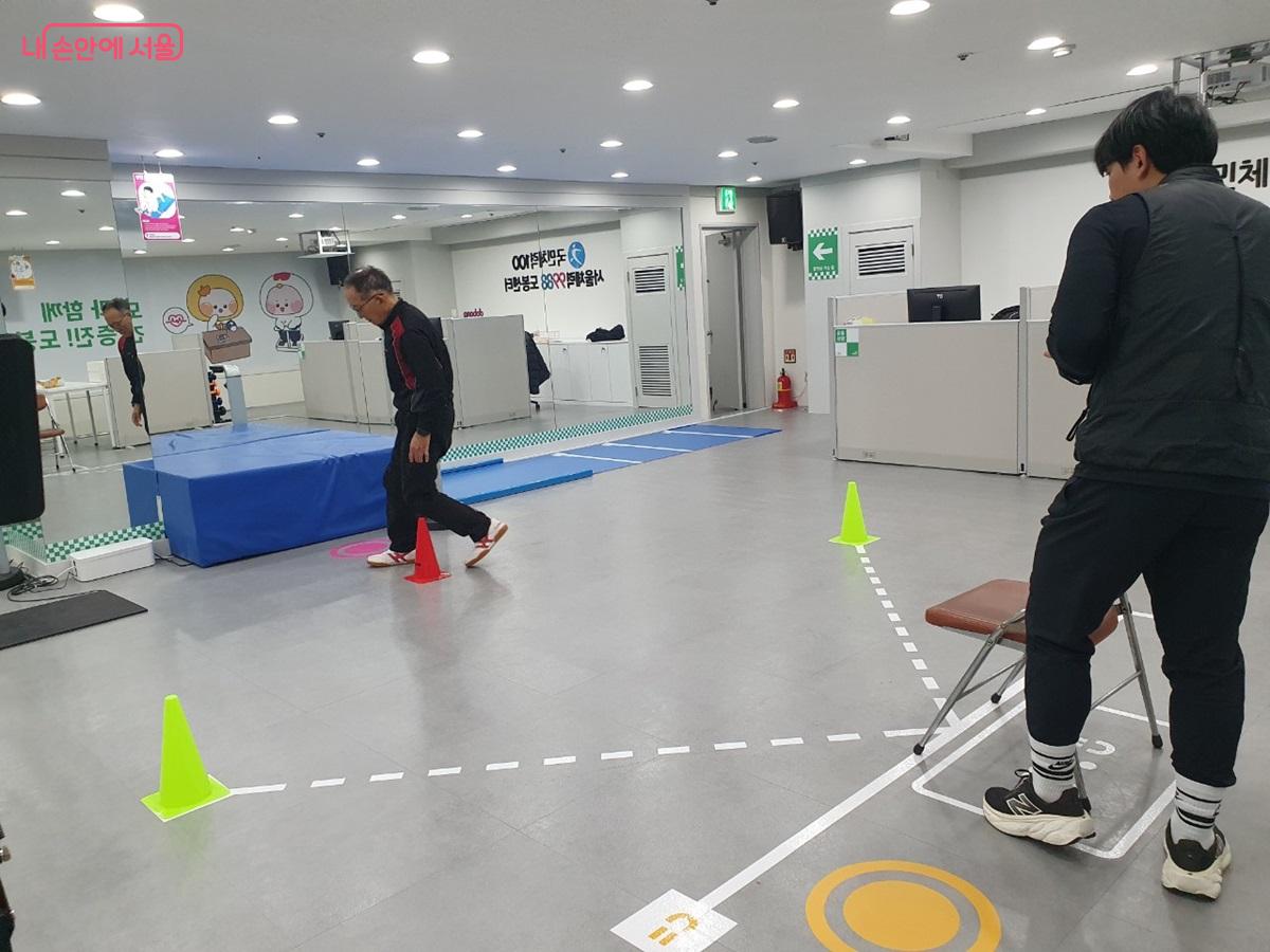 체력 측정 항목은 근력, 근지구력, 심폐지구력, 유연성, 민첩성, 순발력 6가지다. &copy;엄윤주