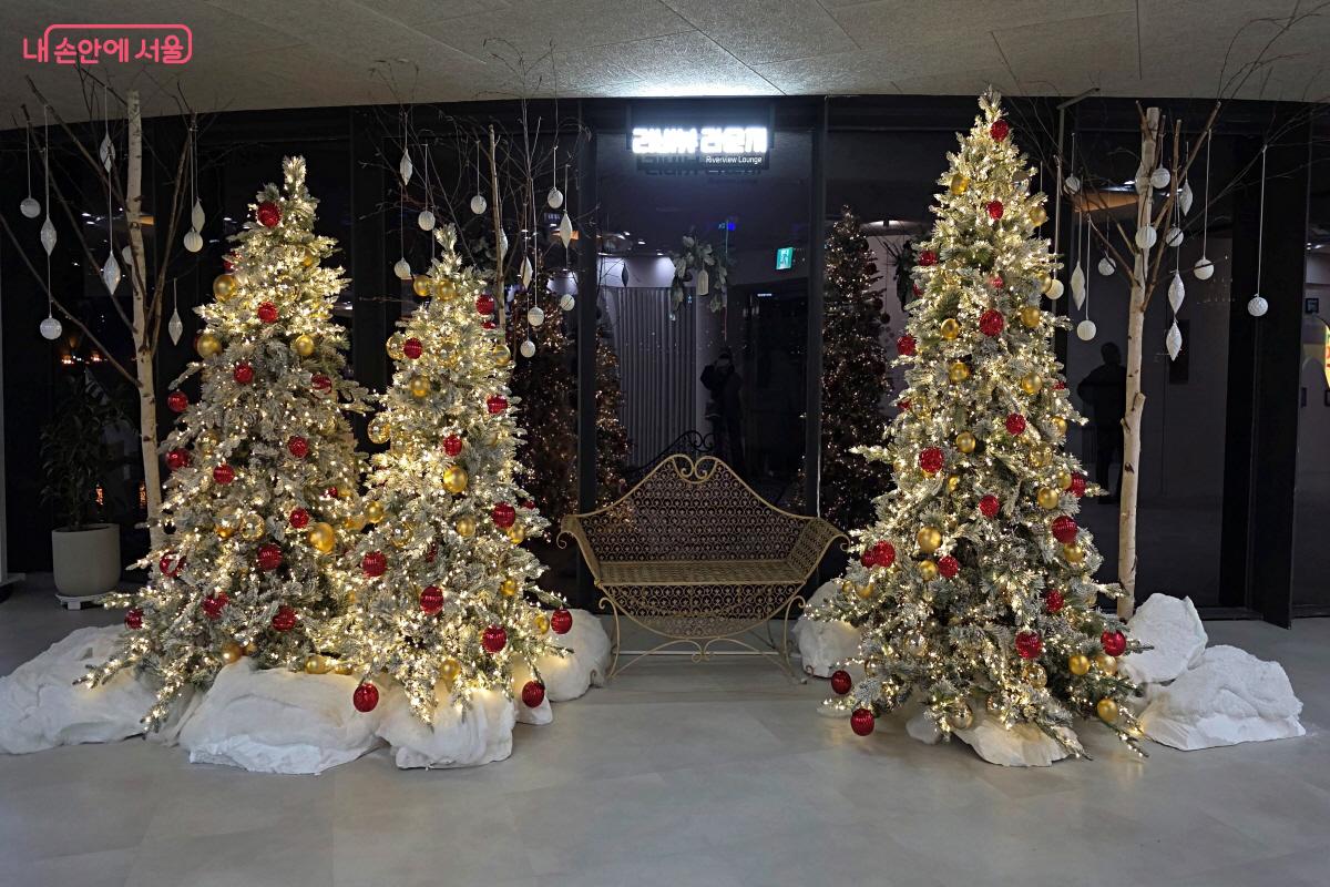 '한강플플' 곳곳에 예쁜 사진을 얻을 수 있는 포토존이 마련돼 있다. ⓒ이선미 