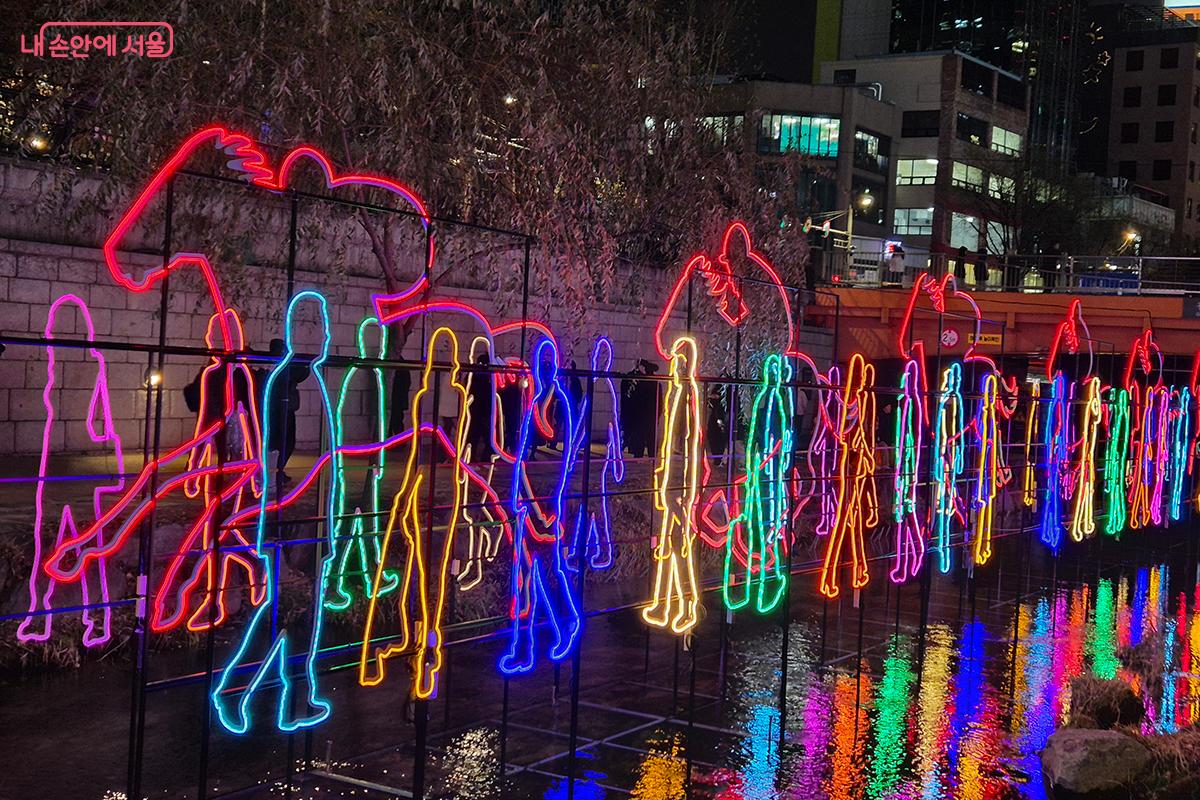 2026년 병오년 붉은말의 해를 상징하듯 질주하는 경주마들