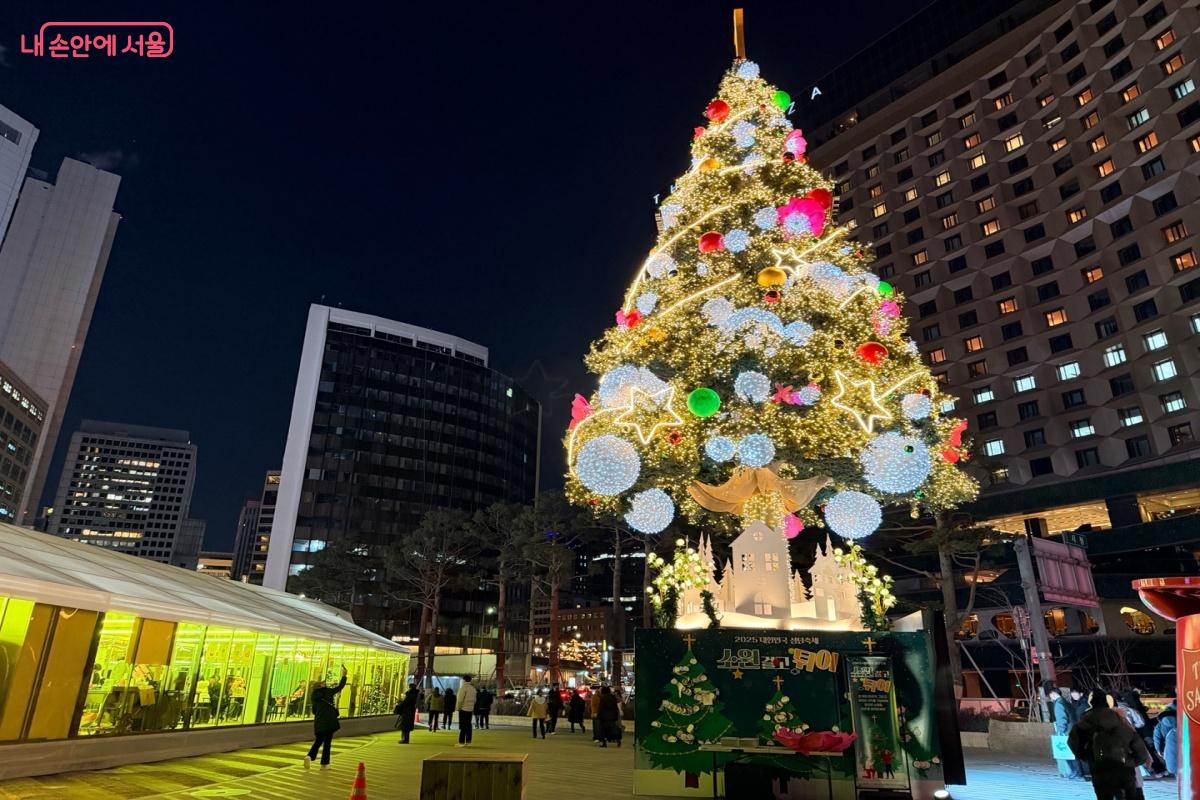 도심 속에서 즐기는 즐거운 스케이트장 