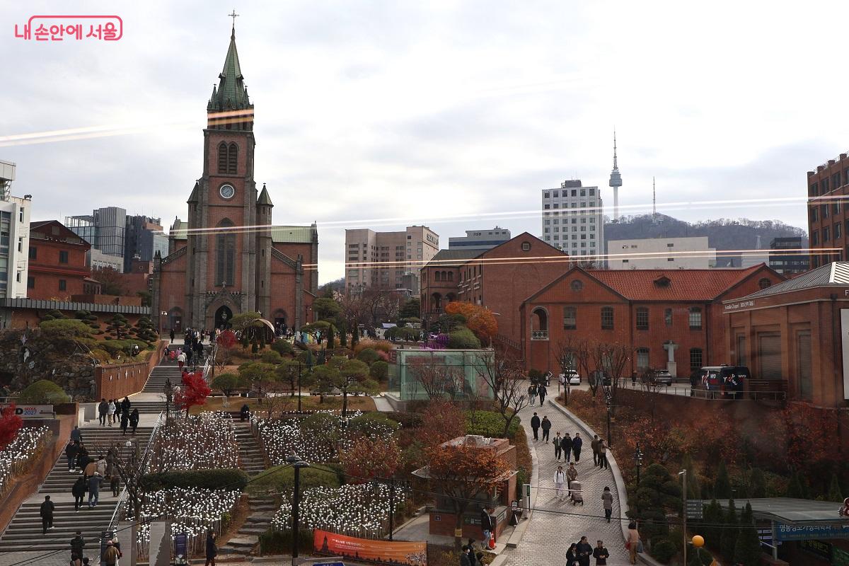 '2025 서울대표 뷰티웰니스 관광지 100'선에 선정된 명동성당 ©이봉덕