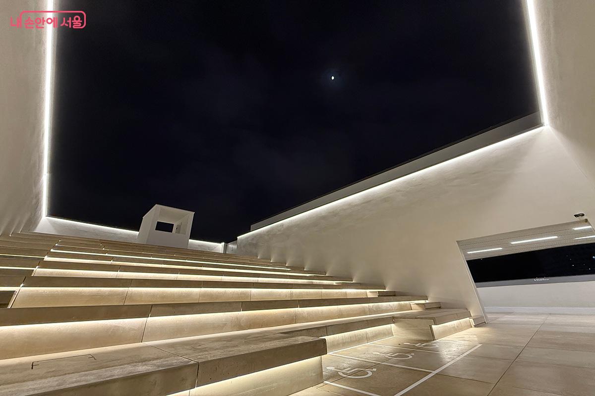 야경이 아름다운 10층 시네마스카이 전경 ©김미정