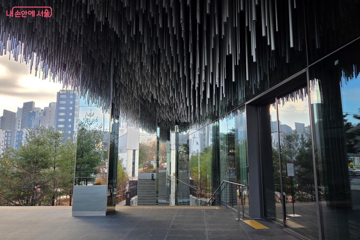 오디움은 외관부터 하나의 예술 작품처럼 느껴졌다. &copy;김미선