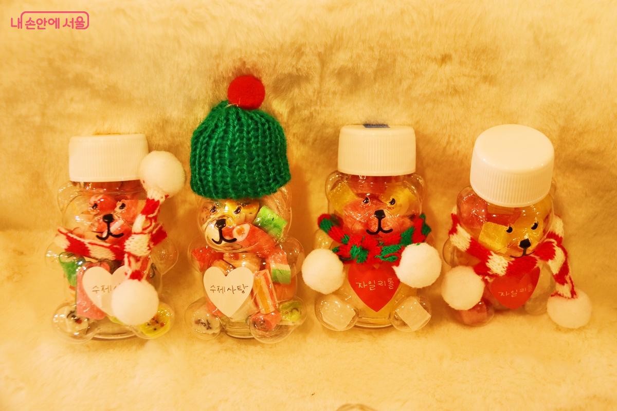 수제사탕이 너무 예뻐 세트로 구매했다. &copy;정향선