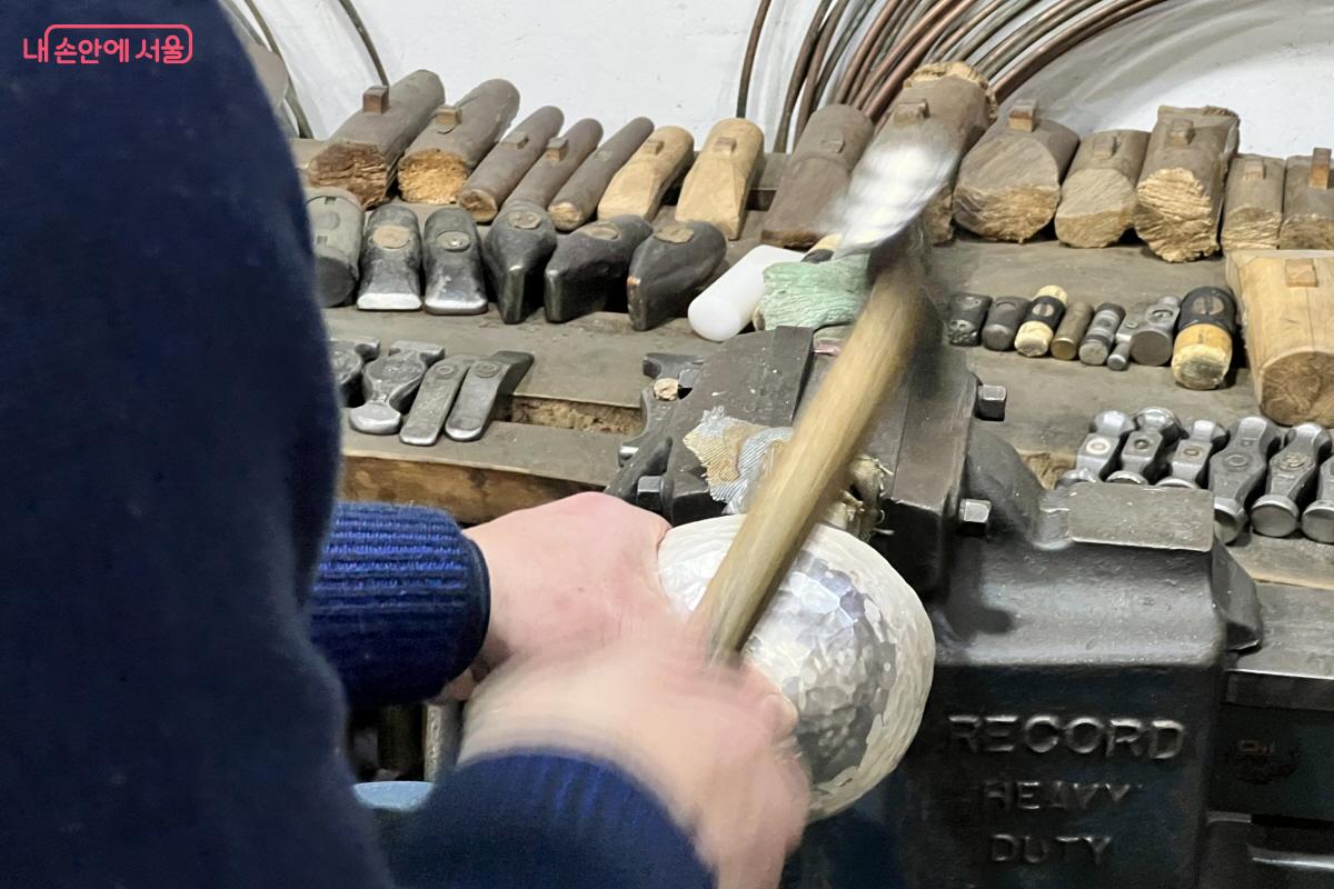 '공박위크' 특별 프로그램으로 방문한 작가 스튜디오에서 공예를 가깝게 접할 수 있었다. &copy;박지영