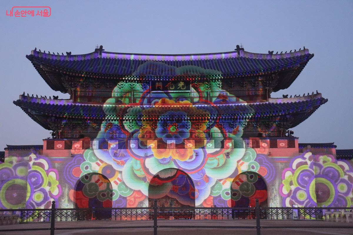 우리나라 전통 문양이 소개된다.