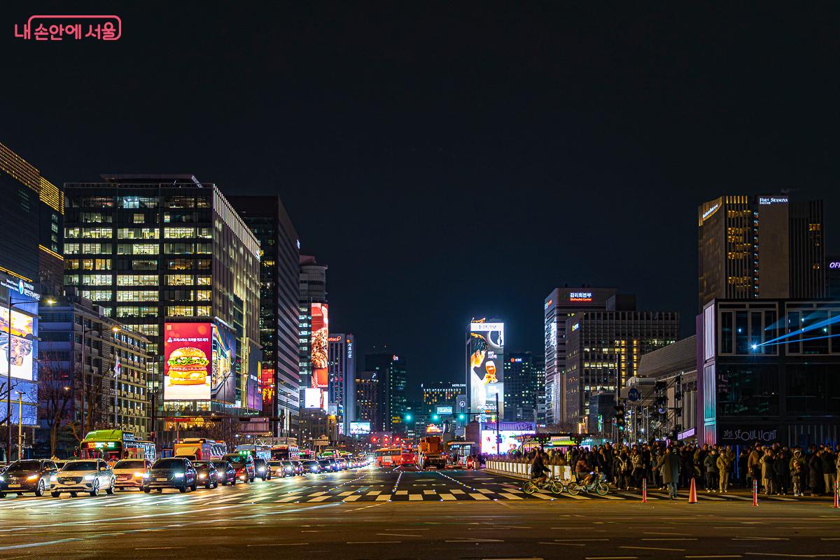 광화문에서 바라본 광화문광장의 모습&copy;김지연