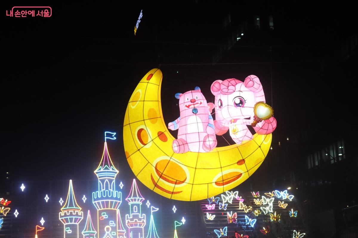 아이들의 시선을 사로잡은 &lsquo;해치와 티니핑의 우주여행&rsquo; &copy;조송연