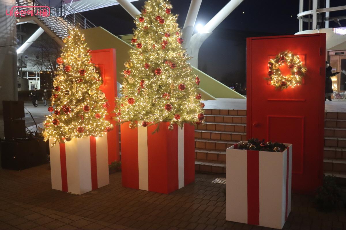 뚝섬한강공원에서 열린 로멘틱 한강 크리스마스 마켓 &copy;조송연