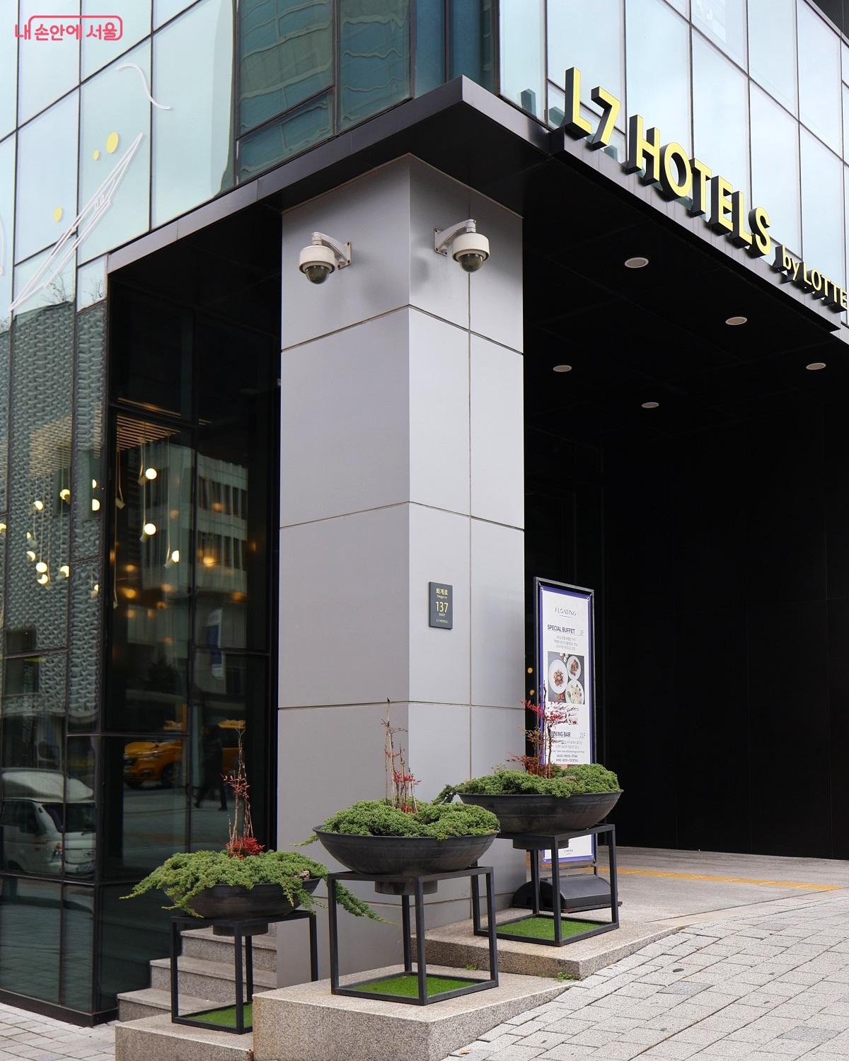 명동과 남산 사이의 관광·쇼핑 허브 한가운데 자리해, 도심 뷰와 이동 편의를 동시에 제공한다. ©이봉덕