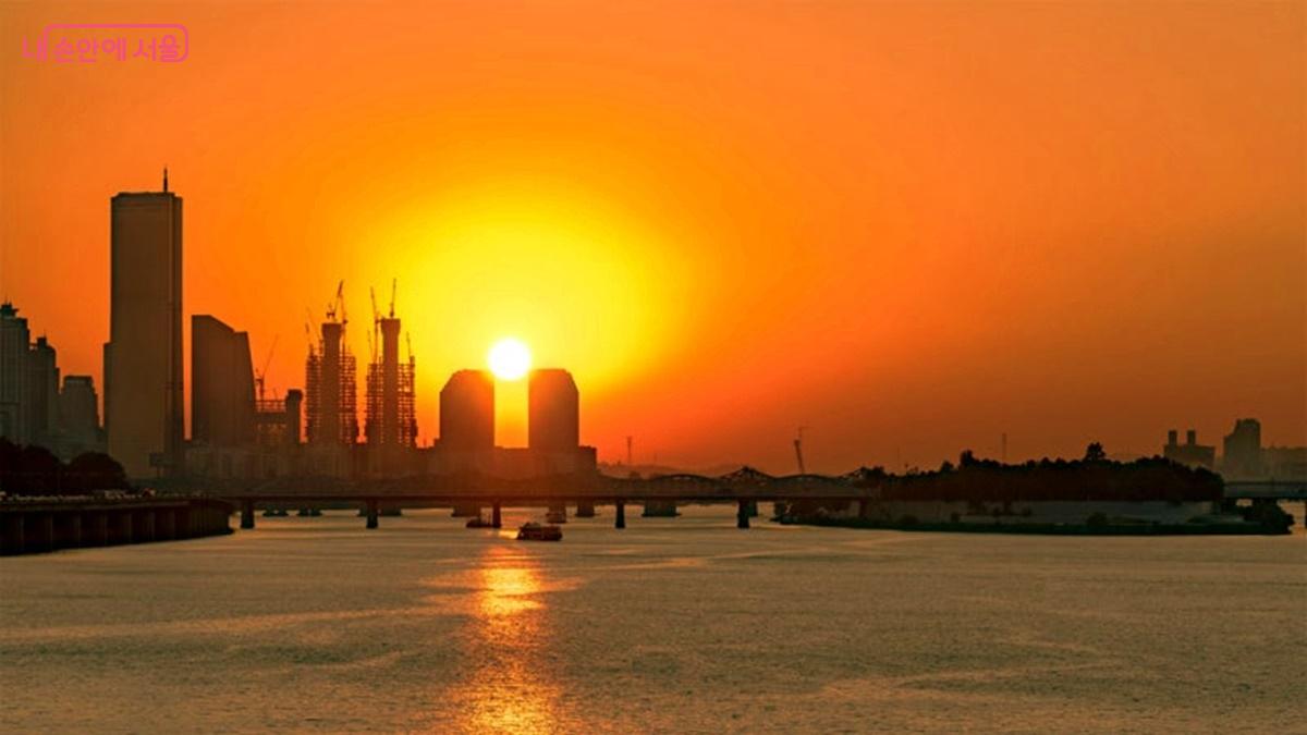 잠수교에서 바라본 여의도 방향 해넘이 풍경