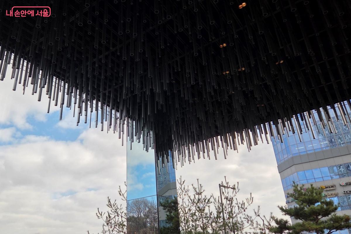 파이프 숲도 시시각각 새로운 분위기를 연출한다. &copy;김미선