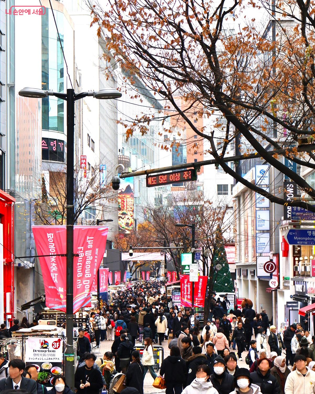 쇼핑과 관광을 넘어 휴식과 회복을 앞세운 웰니스 공간들이 각기 다른 매력으로 서울 명동을 새롭게 만들고 있다. ©이봉덕 