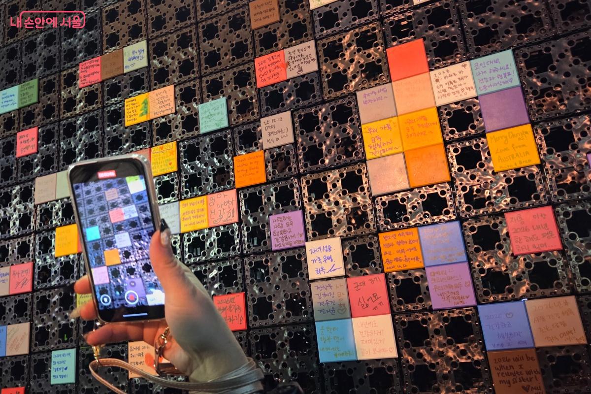 &lsquo;올 한 해 행복했어. 내년에도 함께해줘&rsquo;, &lsquo;2026년 취업성공!&rsquo; 등 소원을 남겨본다. &copy;김미선