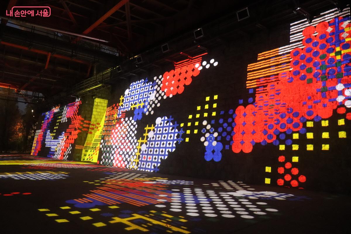 기하학적 추상으로 표현한 서울 풍경 ©조수연