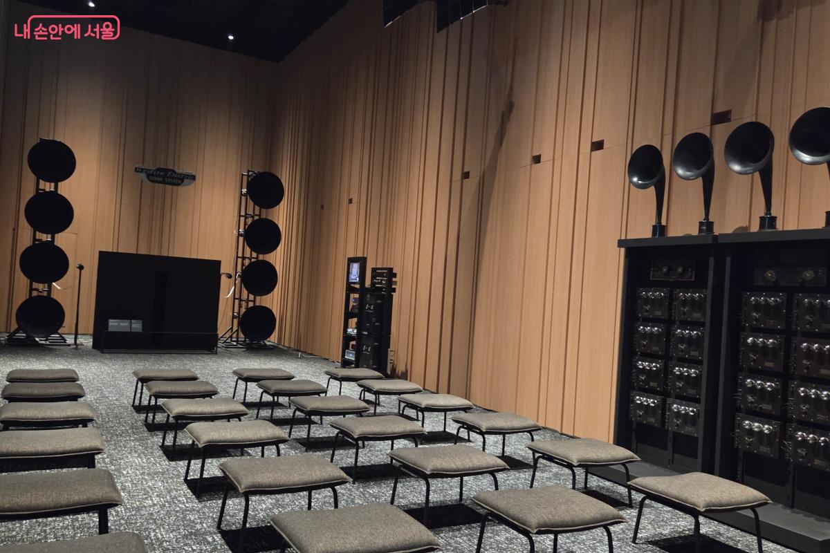 경험하기 힘든 빈티지 스피커를 통한 청음 체험은 특별했다. &copy;김미선