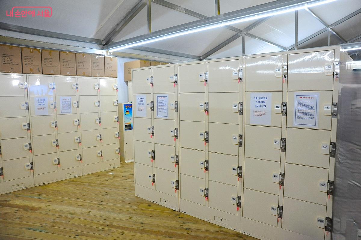 물품보관소의 보관함 &copy;조수봉