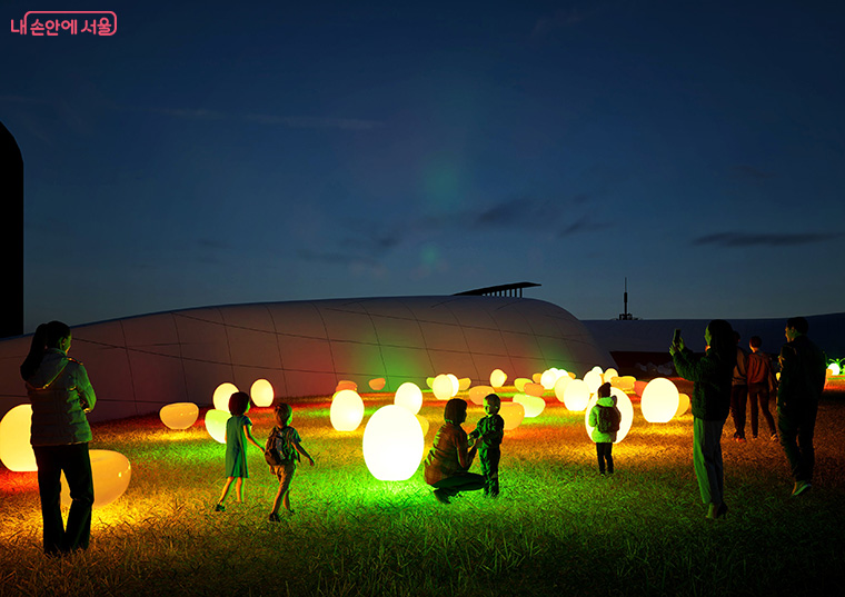 DDP 곳곳에 ‘힙(HIP)산타’가 선물 보따리들을 두고 간 콘셉트로 포토존이 조성된다. 