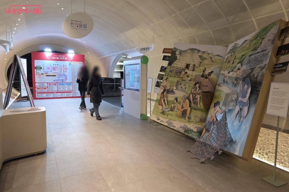 한강의 오천 년 역사를 살펴볼 수 있는 전시 ⓒ이선미