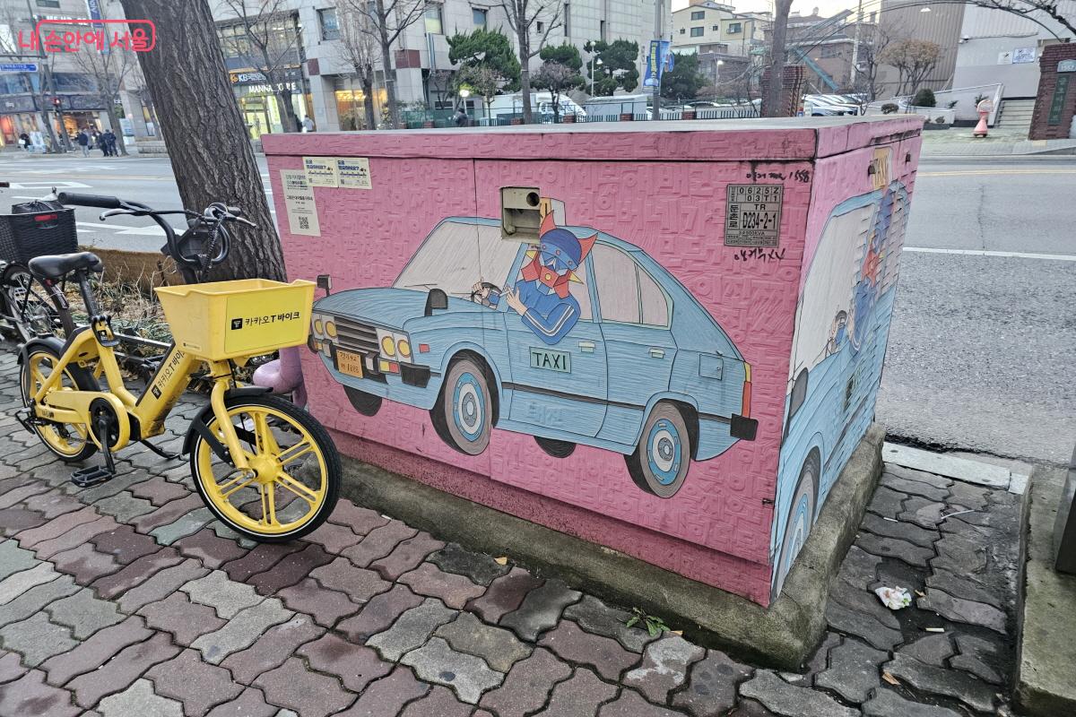 태권브이로 유명한 성태진 작가의 팝아트가 펼쳐졌다. &copy;염지연