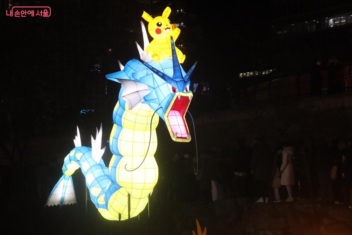 잉어킹이 진화한 가랴도스와 피카츄 &copy;조송연