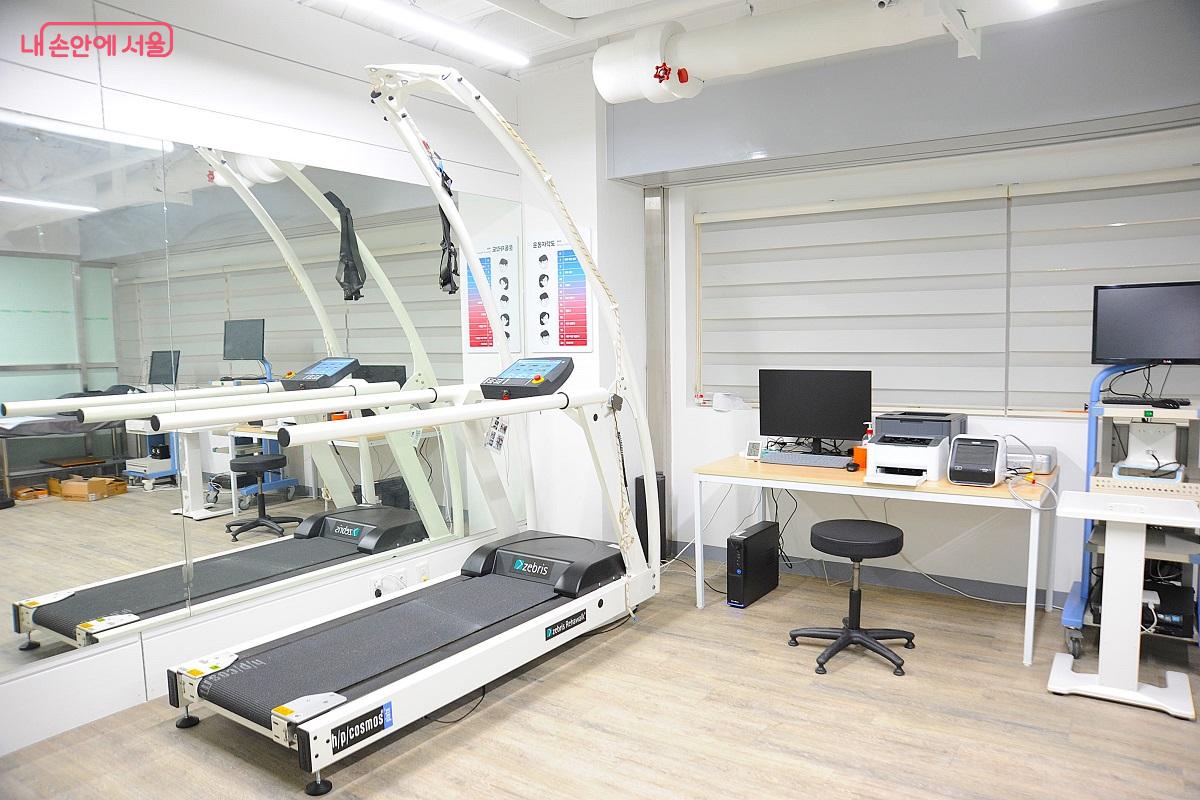 각종 측정 기구를 설치한 제2운동처방실 ©조수봉