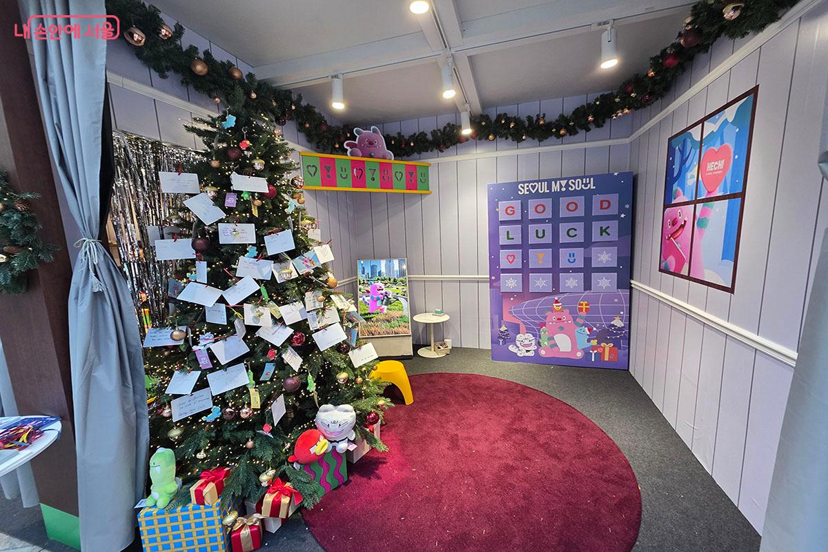 서울마이소울 부스에서 스탬프와 트리에 소원을 다는 이벤트 &copy;이정민